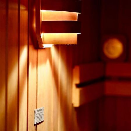 Helle Kellerwohnung Im Gruenen Mit Sauna ケルン エクステリア 写真