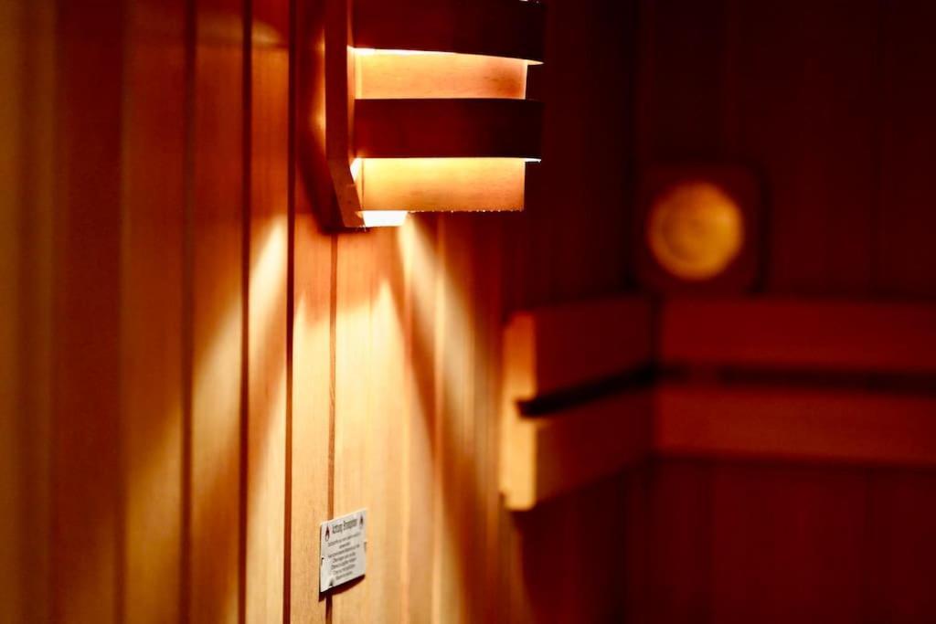 Helle Kellerwohnung Im Gruenen Mit Sauna ケルン エクステリア 写真