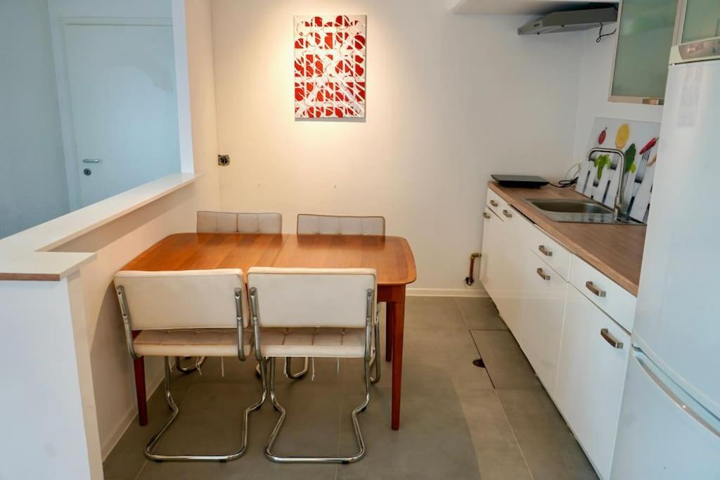 Helle Kellerwohnung Im Gruenen Mit Sauna ケルン エクステリア 写真